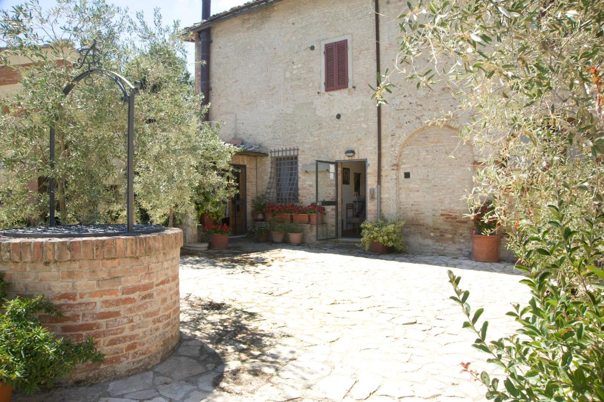 B&B Il Pettirosso Di Siena Exterior photo